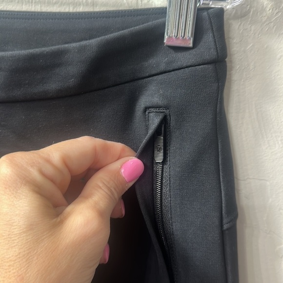 Lululemon black 69% tencel zipper pockets pants size 6 - Picture 9 of 12
